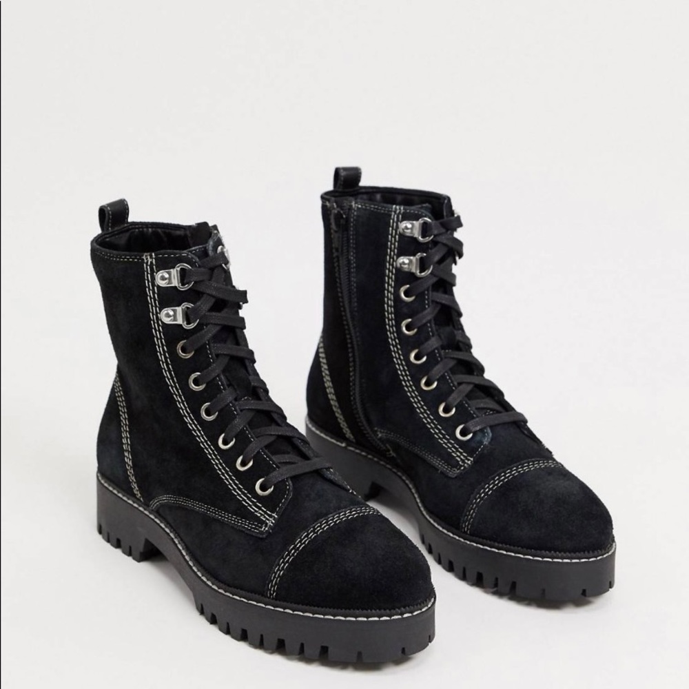 Lace-up combat boots